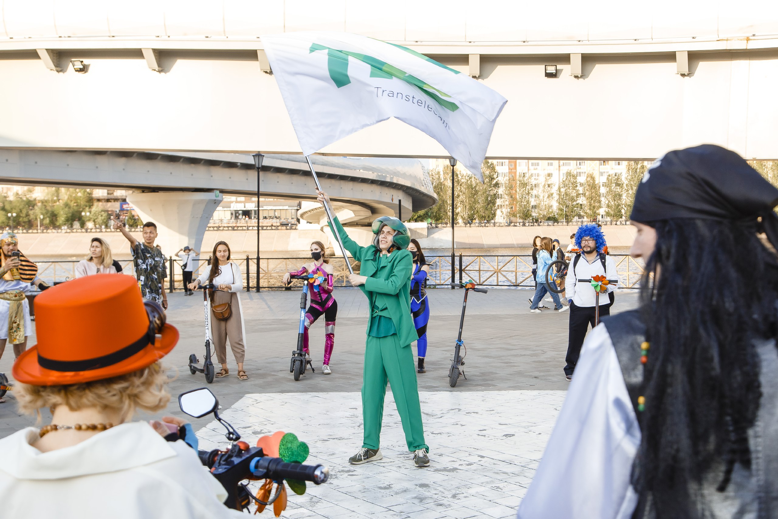 Праздничный заезд на электробордах и самокатах прошел в День защиты детей совместно с компанией «ТТС»