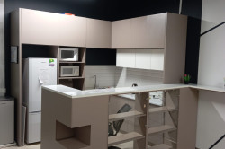 «Транстелеком» АҚ Астана қаласы, Қабанбай батыр даңғылы, 28 мекенжайы бойынша, 3-қабатта орналасқан, ауданы 6,5 м2 болатын буфетті жалға береді.